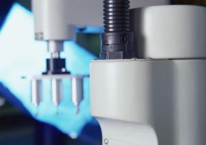 複数のパソコンと接続して使うパソコン切替器